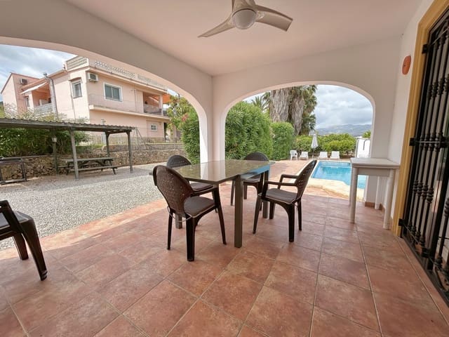 4 bedroom Villa for sale in Benidoleig with pool - € 575,000 (Ref: 9878443)