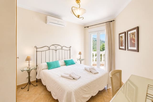 3 bedroom Villa for sale in Benitachell / Benitatxell with pool - € 499,000 (Ref: 9884438)