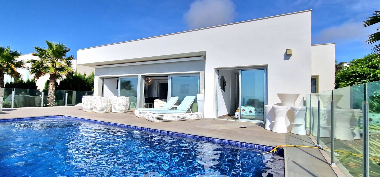 Chalet de 3 habitaciones en Benitachell / Benitatxell en venta con piscina - 1.100.000 € (Ref: 9891980)