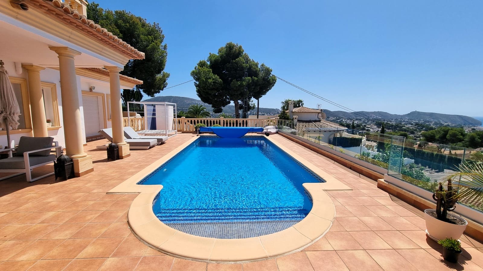 4 Zimmer Villa zu verkaufen in Teulada mit Pool - 1.565.000 € (Ref: 9891981)