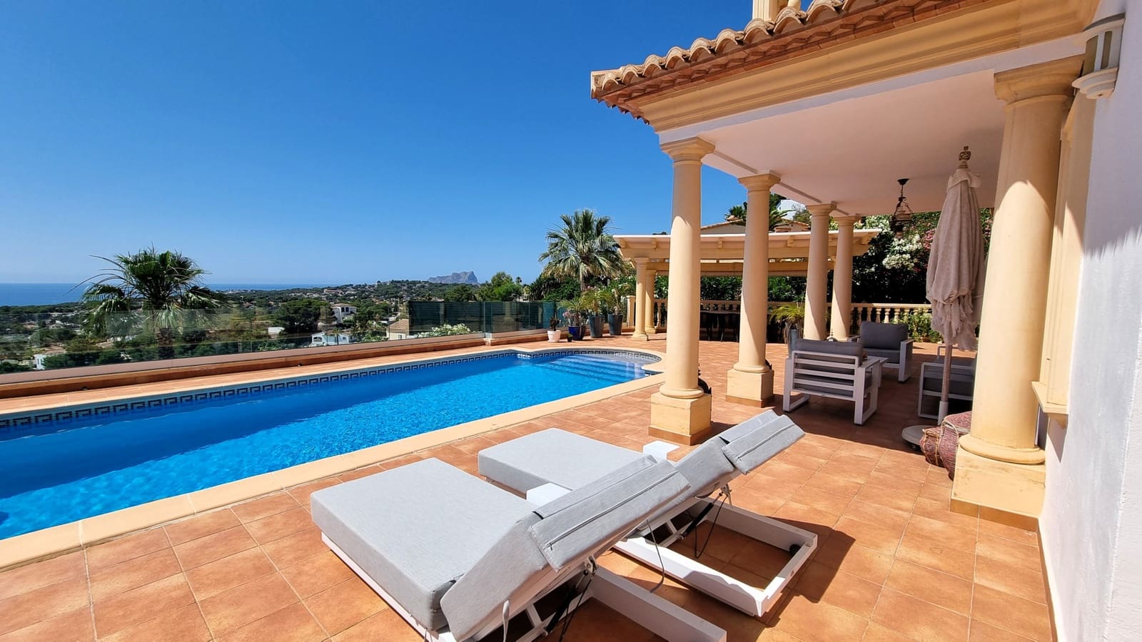 4 Zimmer Villa zu verkaufen in Teulada mit Pool - 1.565.000 € (Ref: 9891981)