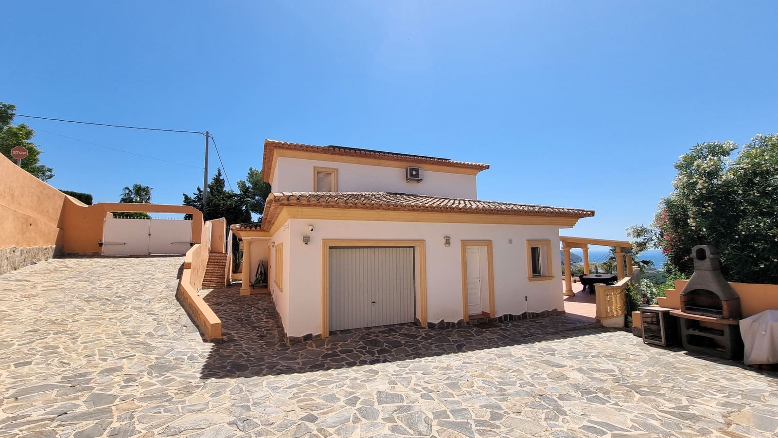 4 Zimmer Villa zu verkaufen in Teulada mit Pool - 1.565.000 € (Ref: 9891981)