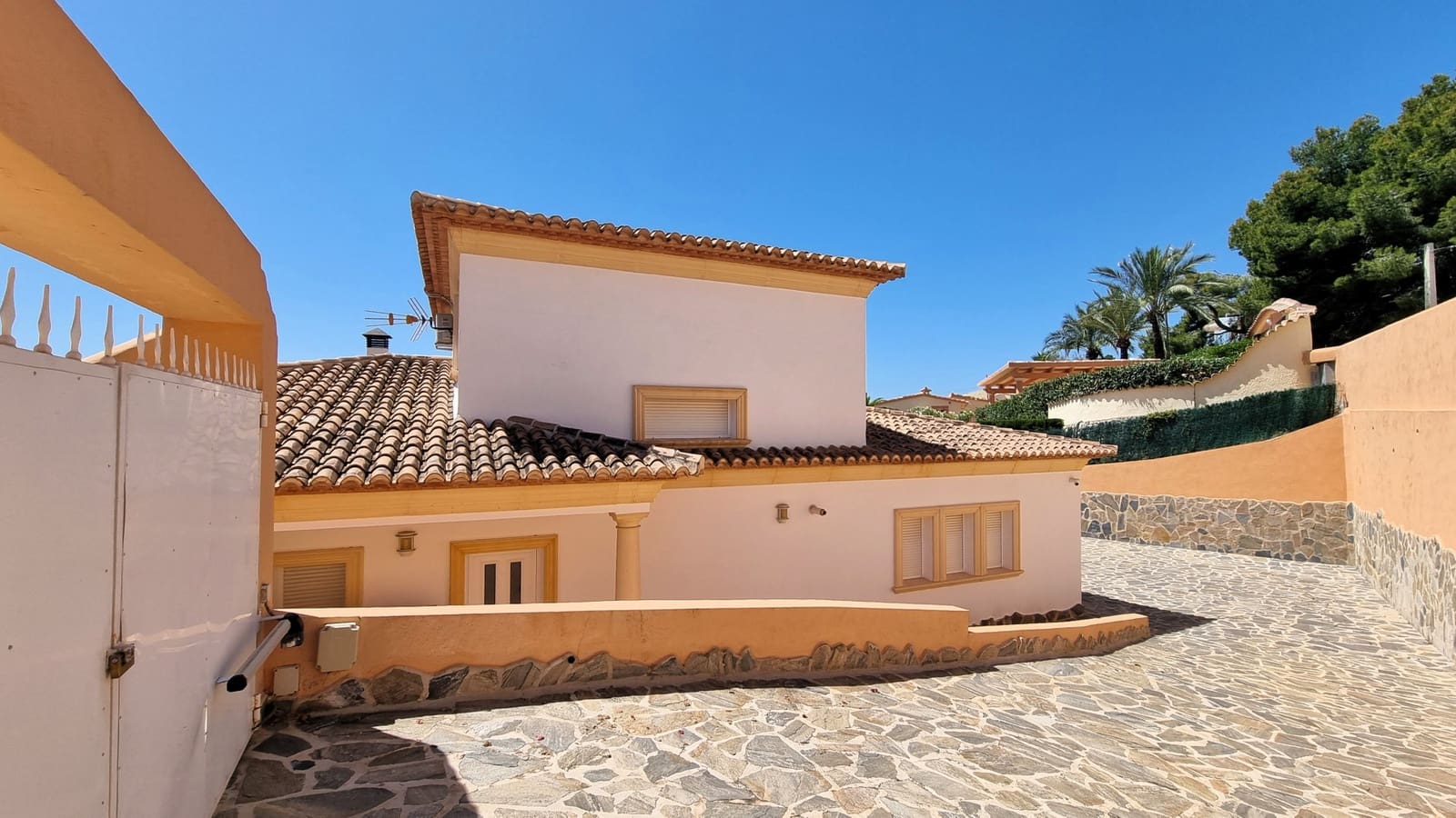 4 Zimmer Villa zu verkaufen in Teulada mit Pool - 1.565.000 € (Ref: 9891981)