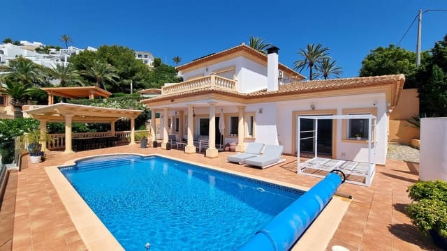 4 sypialnia Willa na sprzedaż w Teulada Pueblo, Teulada-Moraira z basenem - 1 565 000 € (Ref: 9891981)