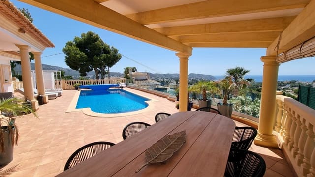 4 sypialnia Willa na sprzedaż w Teulada Pueblo, Teulada-Moraira z basenem - 1 565 000 € (Ref: 9891981)