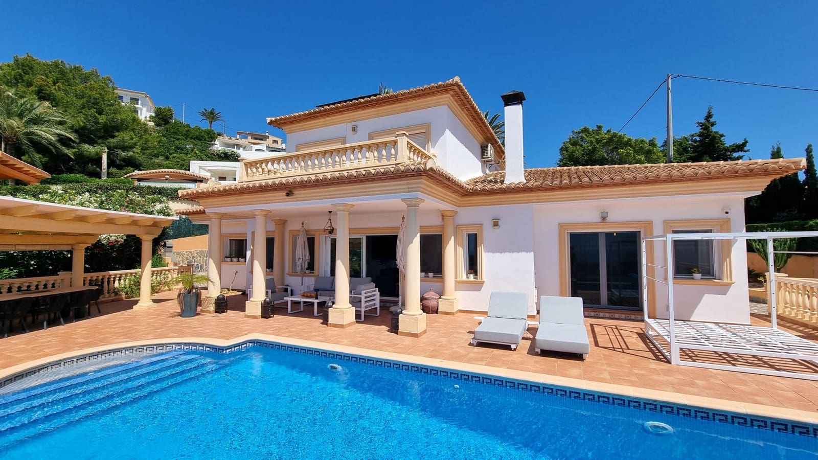 4 Zimmer Villa zu verkaufen in Teulada mit Pool - 1.565.000 € (Ref: 9891981)
