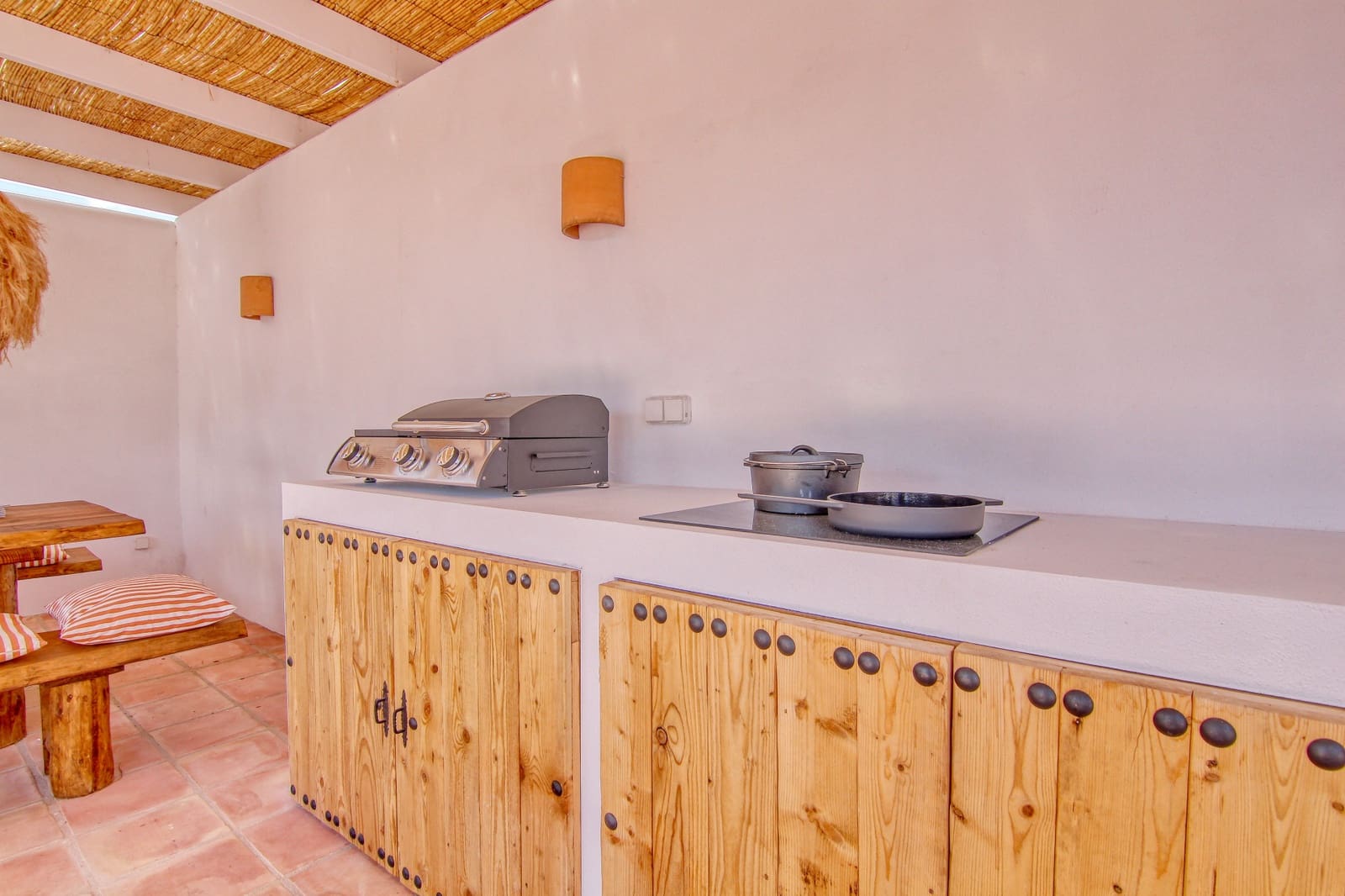 3 bedroom Villa for rent in Benitachell / Benitatxell with pool - € 2,300 (Ref: 9891983)