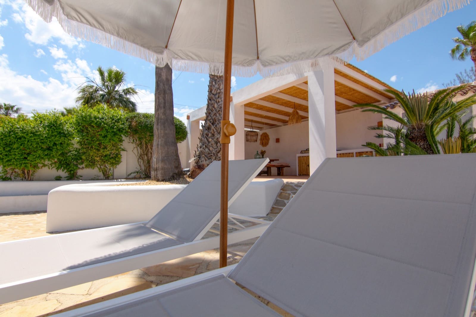 3 bedroom Villa for rent in Benitachell / Benitatxell with pool - € 2,300 (Ref: 9891983)