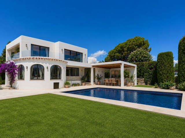 3 bedroom Villa for sale in Gargasindi, Calpe / Calp with pool - € 545,000 (Ref: 9891986)