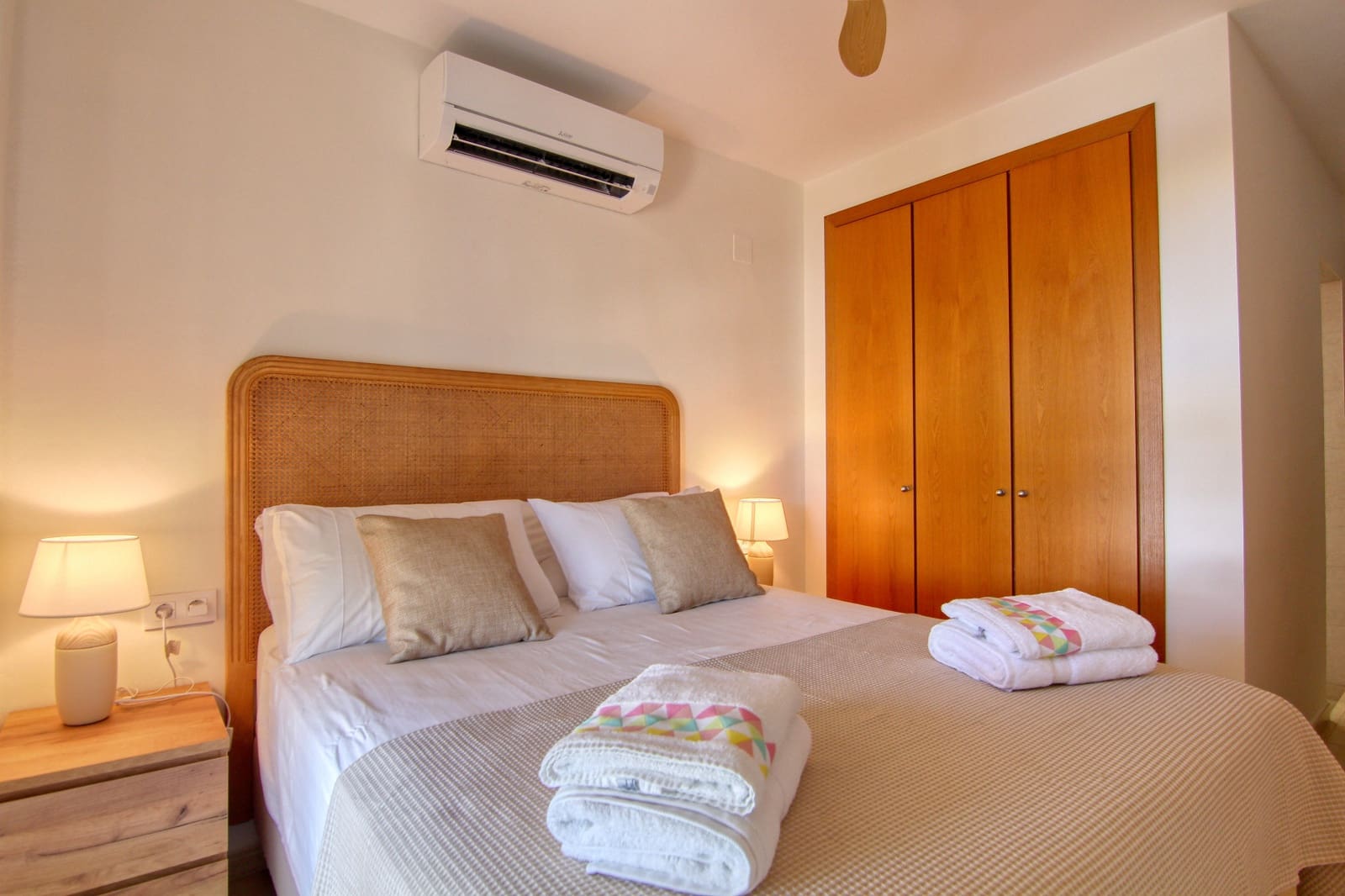 Apartamento de 3 habitaciones en Javea / Xàbia en alquiler vacacional con piscina - 413 € (Ref: 9891989)