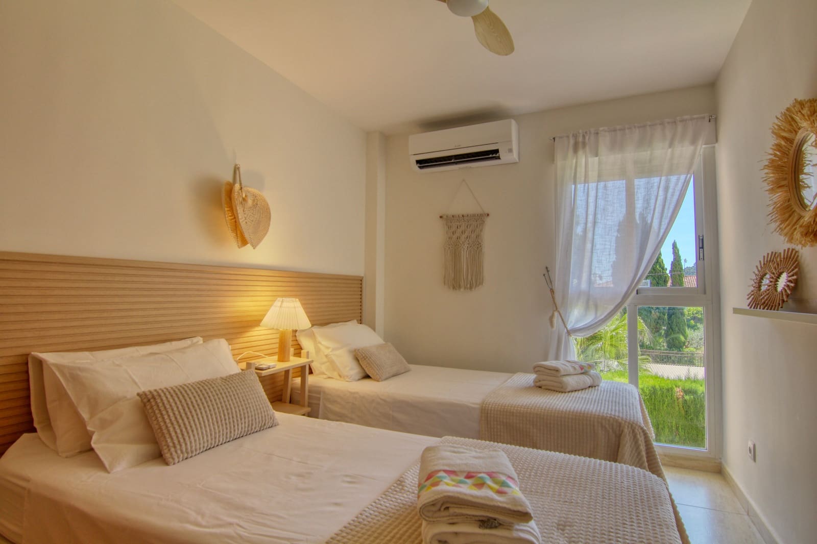 Apartamento de 3 habitaciones en Javea / Xàbia en alquiler vacacional con piscina - 413 € (Ref: 9891989)