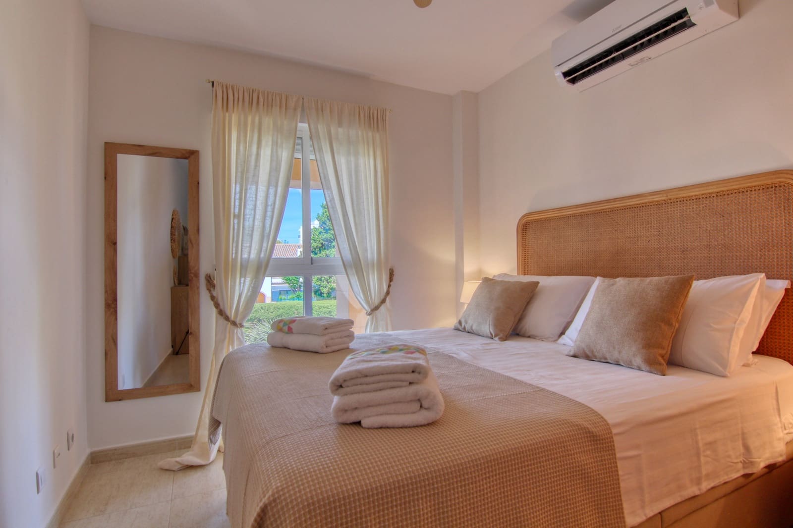 3 bedroom Apartment for rent in Javea / Xabia with pool - € 1,650 (Ref: 9891990)