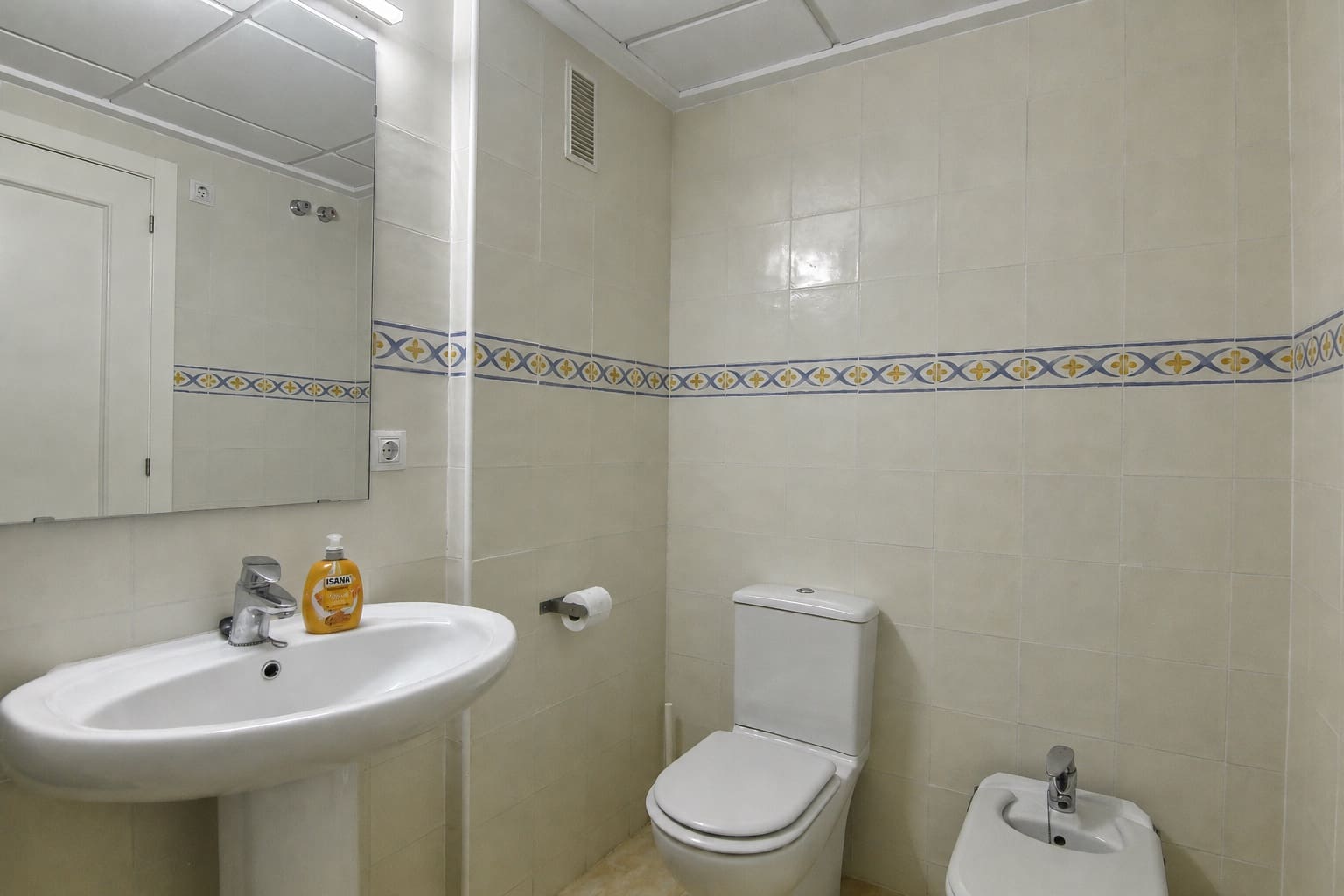 2 slaapkamer Appartement voor vakantieverhuur in Denia met zwembad - € 300 (Ref: 9891991)