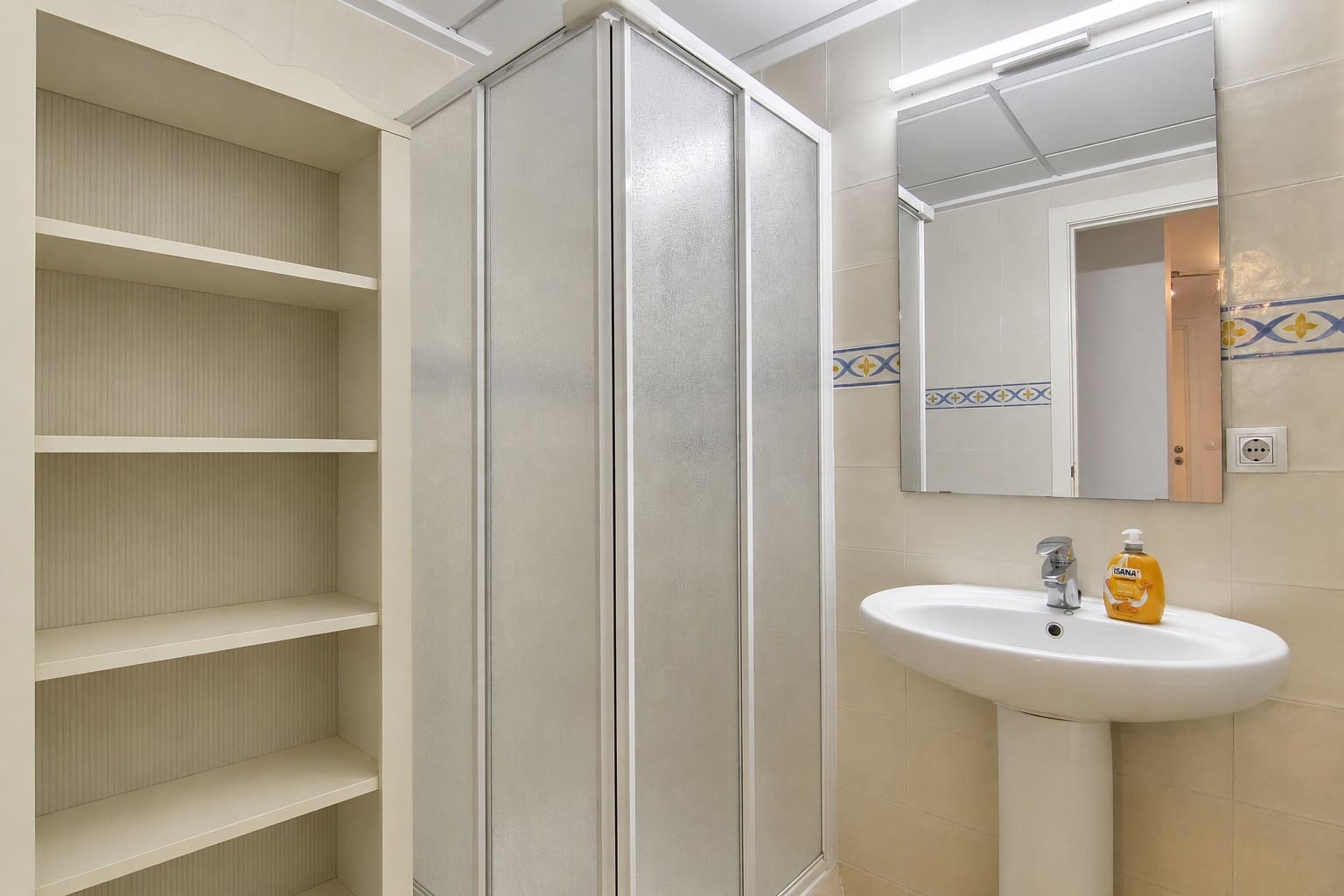 2 slaapkamer Appartement voor vakantieverhuur in Denia met zwembad - € 300 (Ref: 9891991)