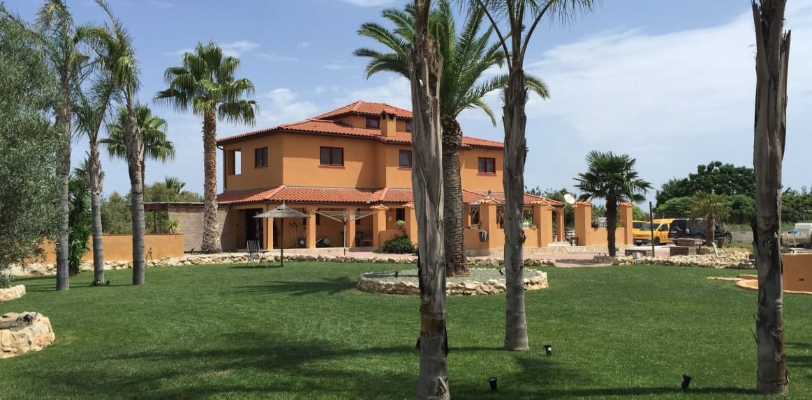 5 bedroom Villa for sale in Pedreguer with pool - € 2,495,000 (Ref: 9904294)