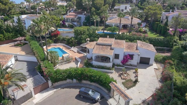 3 soveværelse Villa til salg i Centro ciudad, Javea / Xàbia med swimmingpool - € 749.000 (Ref: 9921956)