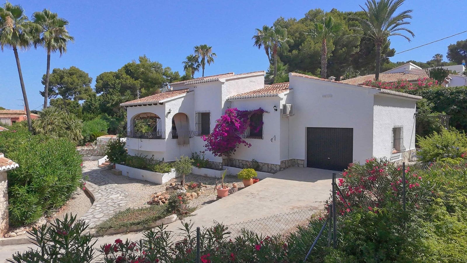 3 soveværelse Villa til salg i Javea / Xabia med swimmingpool - € 749.000 (Ref: 9921956)
