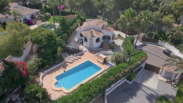 3 soveværelse Villa til salg i Centro ciudad, Javea / Xàbia med swimmingpool - € 749.000 (Ref: 9921956)