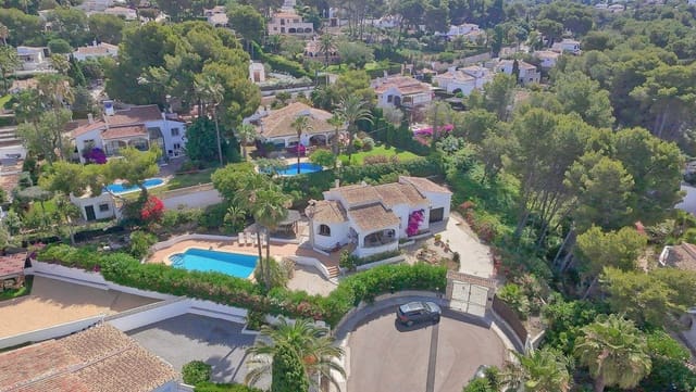 Chalet de 3 habitaciones en Javea / Xàbia en venta con piscina garaje - 749.000 € (Ref: 9921956)