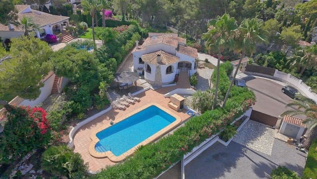 Chalet de 3 habitaciones en Javea / Xàbia en venta con piscina garaje - 749.000 € (Ref: 9921956)