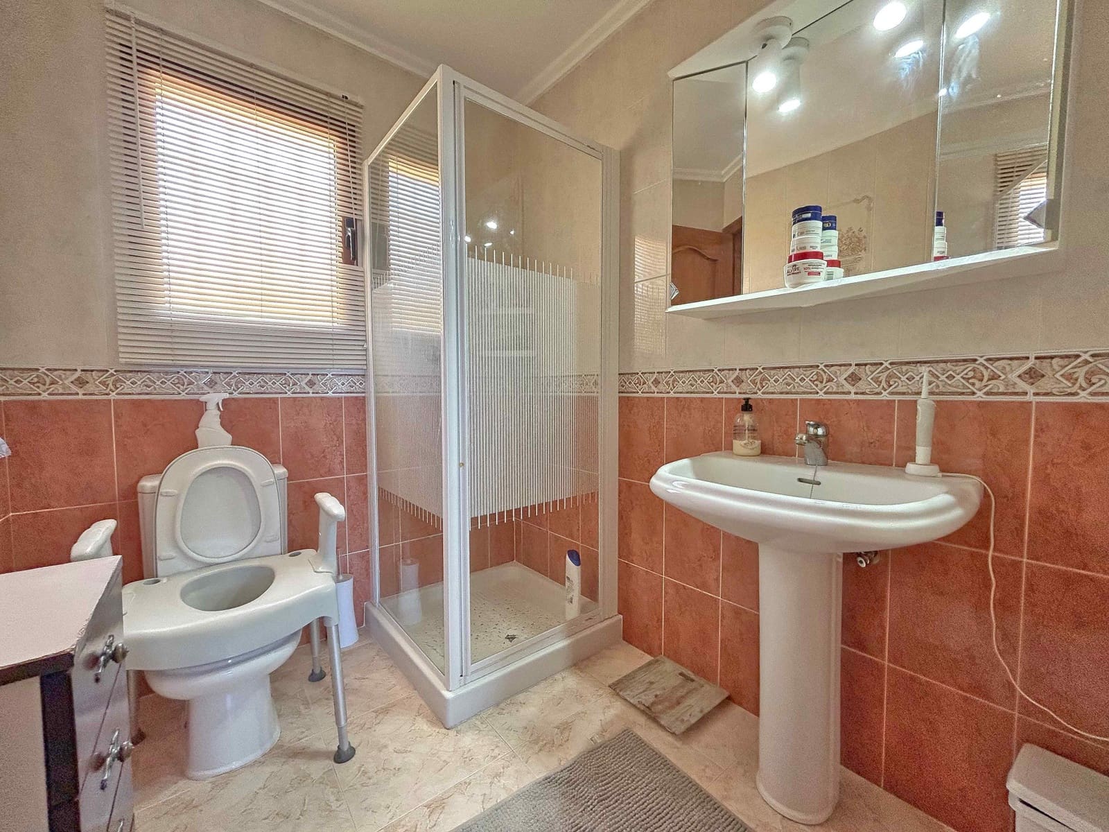 5 bedroom Villa for sale in Rafol de Almunia with pool - € 550,000 (Ref: 9927077)