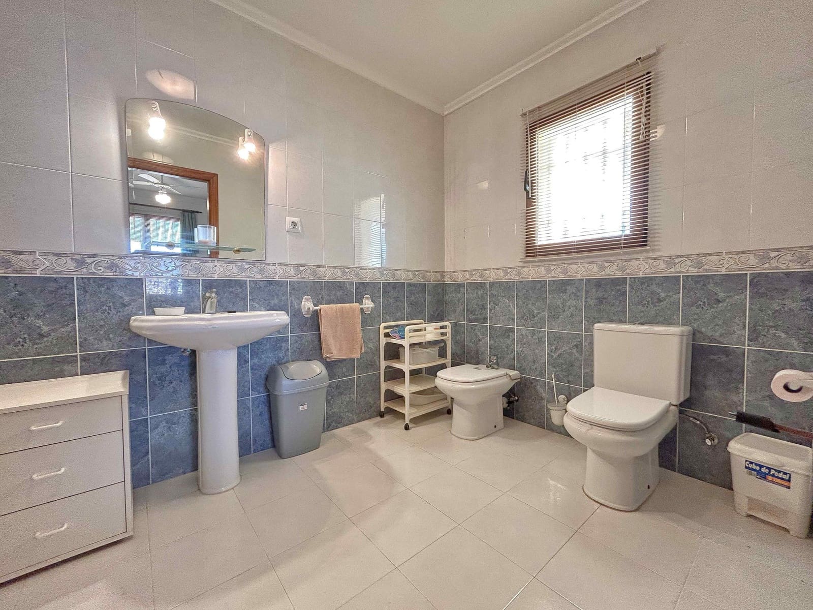 5 bedroom Villa for sale in Rafol de Almunia with pool - € 550,000 (Ref: 9927077)