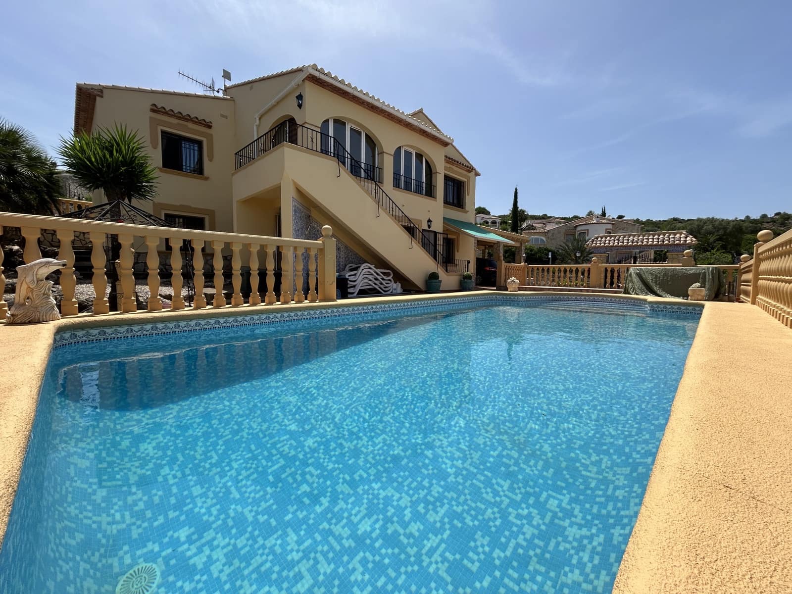 5 bedroom Villa for sale in Rafol de Almunia with pool - € 550,000 (Ref: 9927077)