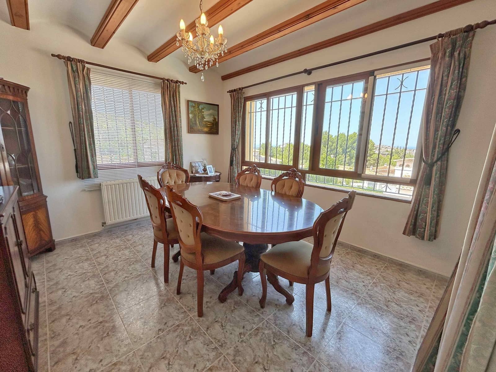5 bedroom Villa for sale in Rafol de Almunia with pool - € 550,000 (Ref: 9927077)
