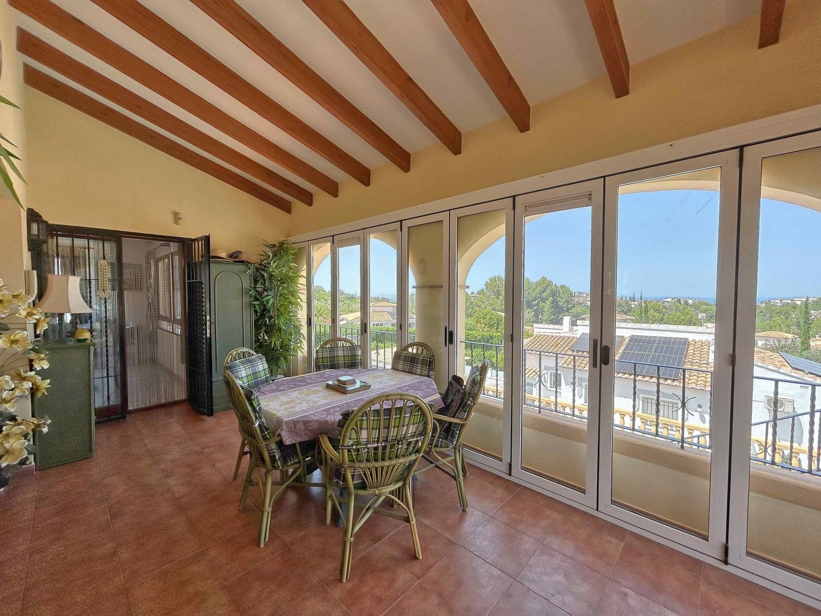 5 bedroom Villa for sale in Rafol de Almunia with pool - € 550,000 (Ref: 9927077)