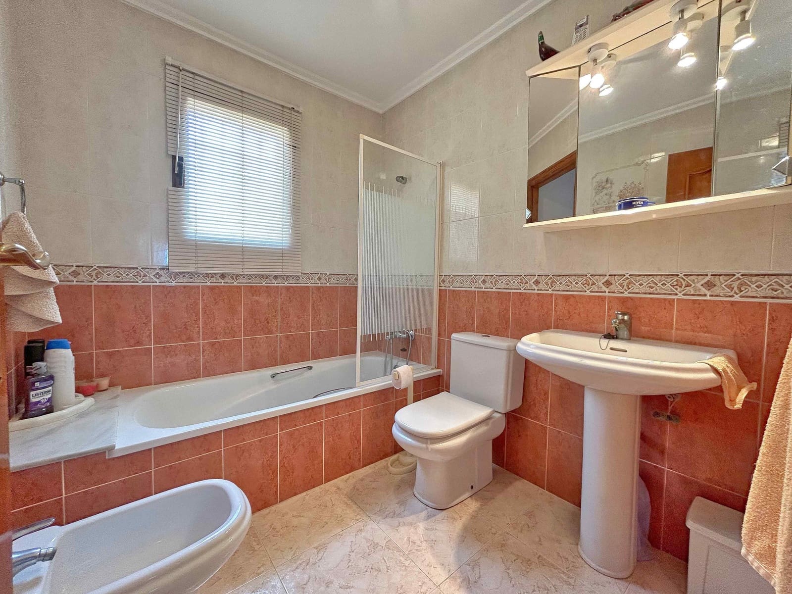 5 bedroom Villa for sale in Rafol de Almunia with pool - € 550,000 (Ref: 9927077)