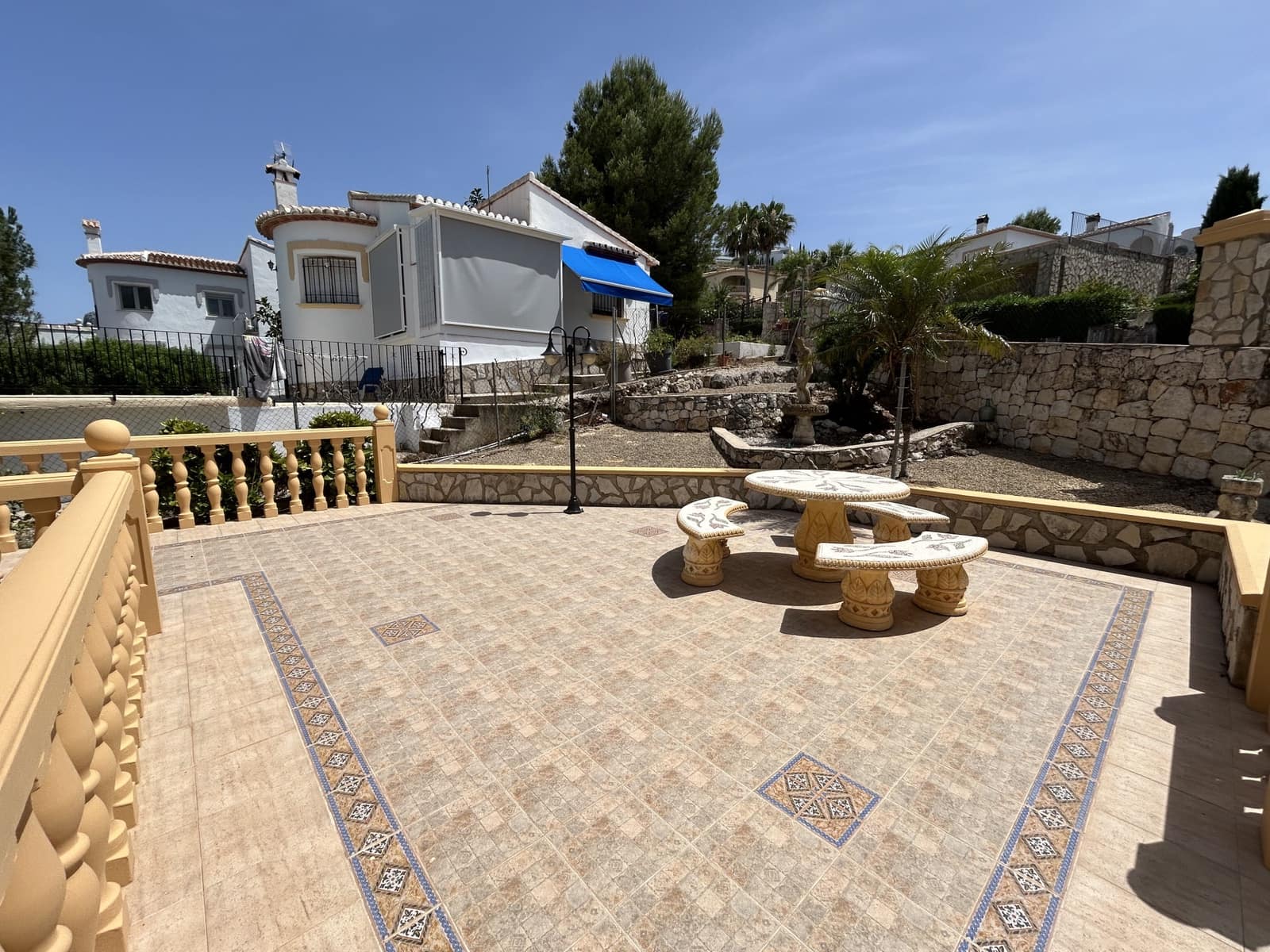 5 bedroom Villa for sale in Rafol de Almunia with pool - € 550,000 (Ref: 9927077)