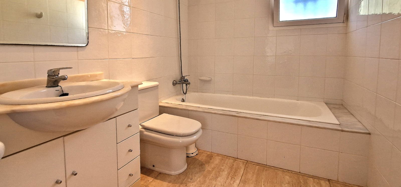 6 soveværelse Villa til salg i Moraira med swimmingpool - € 650.000 (Ref: 9936108)
