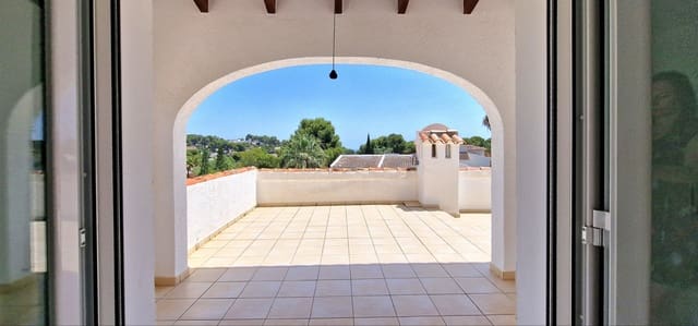 6 soveværelse Villa til salg i Casco Urbano, Teulada-Moraira med swimmingpool - € 650.000 (Ref: 9936108)