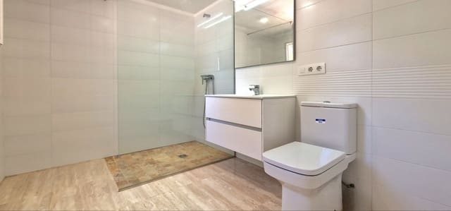 6 soveværelse Villa til salg i Casco Urbano, Teulada-Moraira med swimmingpool - € 650.000 (Ref: 9936108)
