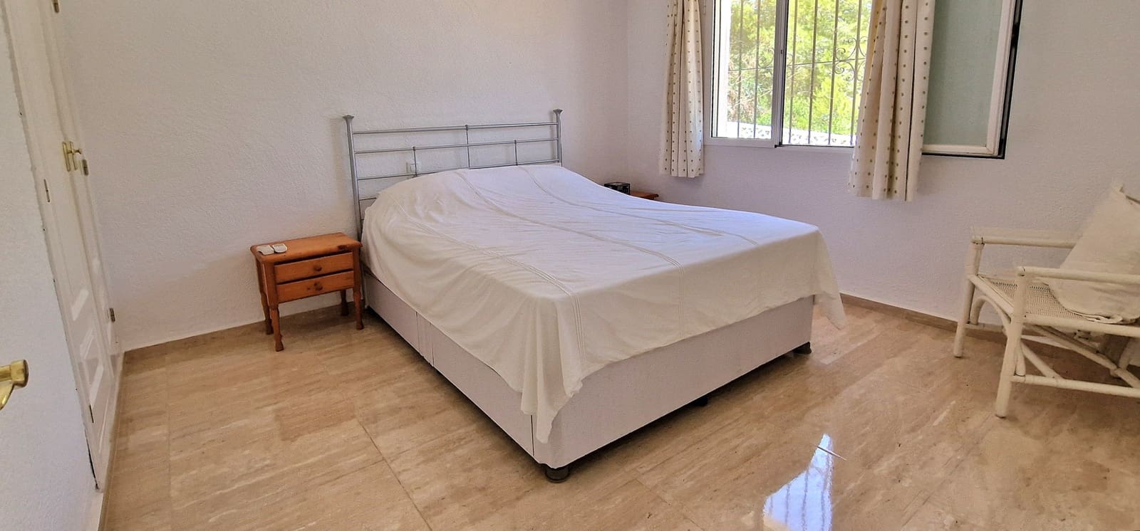 6 soveværelse Villa til salg i Moraira med swimmingpool - € 650.000 (Ref: 9936108)