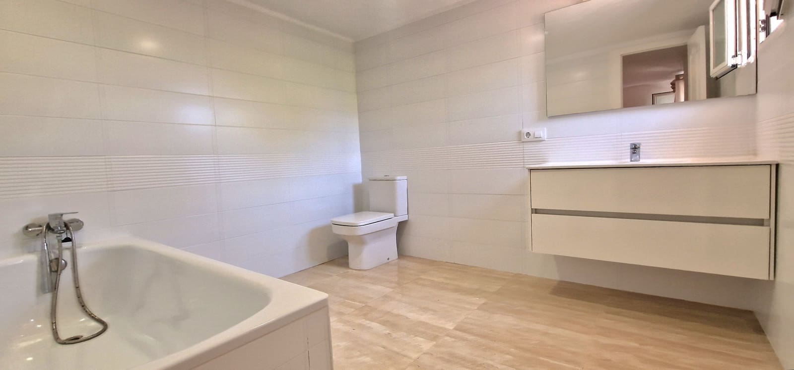 6 soveværelse Villa til salg i Moraira med swimmingpool - € 650.000 (Ref: 9936108)