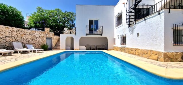 6 soveværelse Villa til salg i Casco Urbano, Teulada-Moraira med swimmingpool - € 650.000 (Ref: 9936108)
