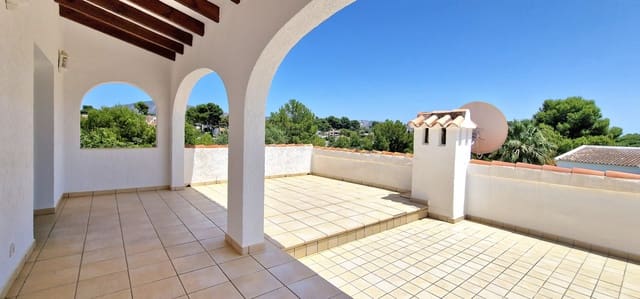 6 soveværelse Villa til salg i Casco Urbano, Teulada-Moraira med swimmingpool - € 650.000 (Ref: 9936108)
