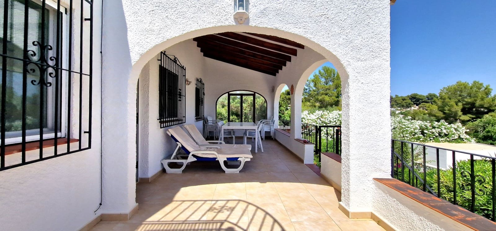 6 soveværelse Villa til salg i Moraira med swimmingpool - € 650.000 (Ref: 9936108)