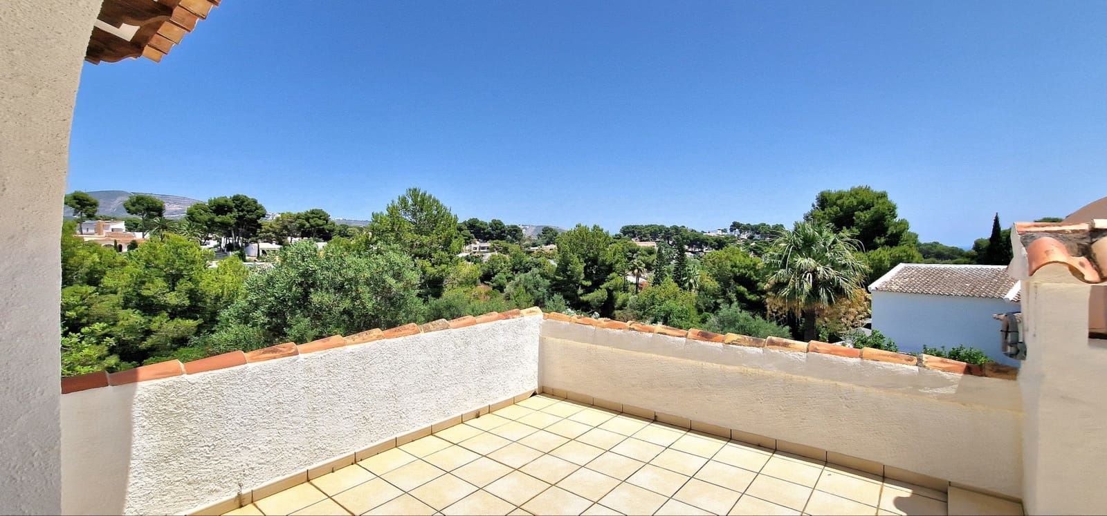 6 soveværelse Villa til salg i Moraira med swimmingpool - € 650.000 (Ref: 9936108)
