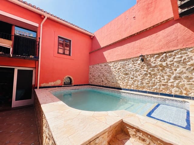 5 soveværelse Byhus til salg i Almoines med swimmingpool - € 345.000 (Ref: 9936109)