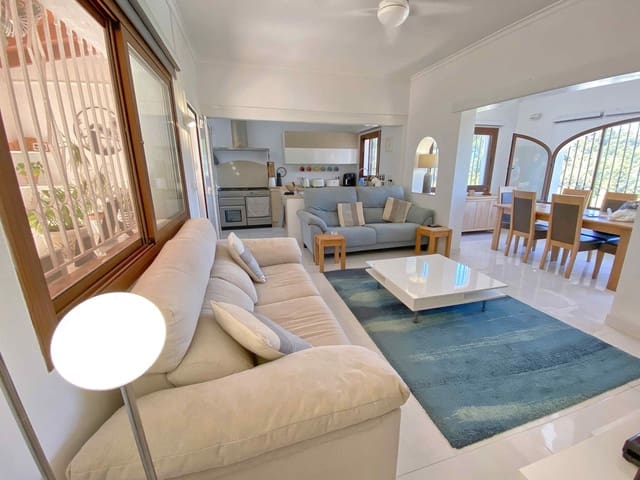 3 soverom Villa til salgs i Benidoleig med svømmebasseng - € 475 000 (Ref: 9937884)