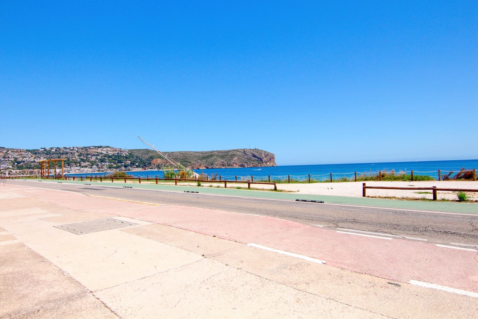 2 bedroom Apartment for rent in Javea / Xabia with garage - € 1,200 (Ref: 9942053)