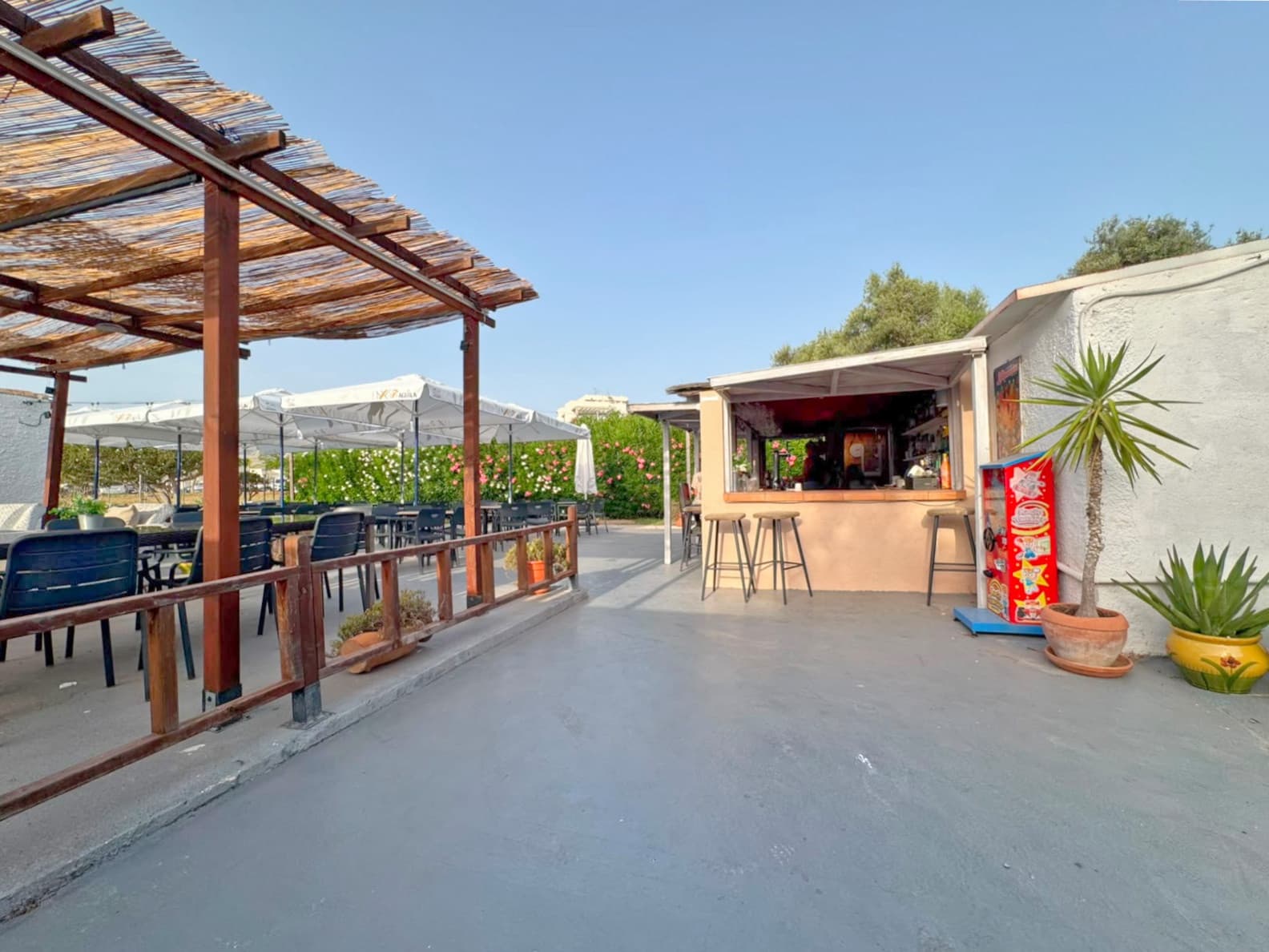Restaurant/Bar for sale in Arenal - € 450,000 (Ref: 9952358)