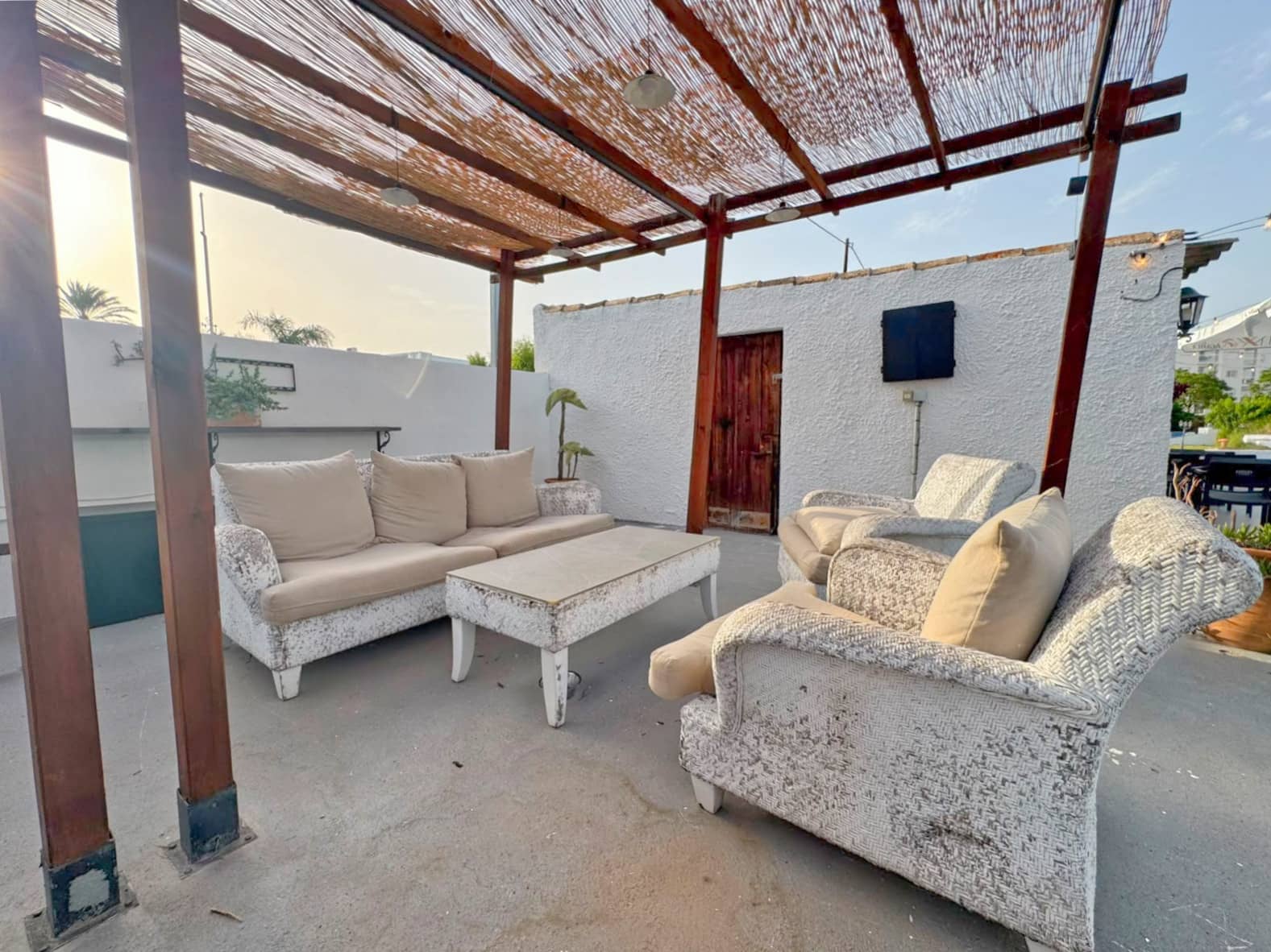 Restaurant/Bar for sale in Arenal - € 450,000 (Ref: 9952358)