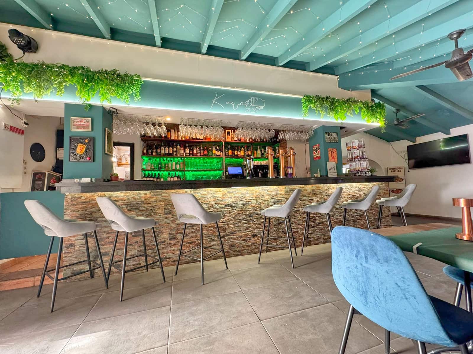 Restaurant/Bar for sale in Arenal - € 450,000 (Ref: 9952358)