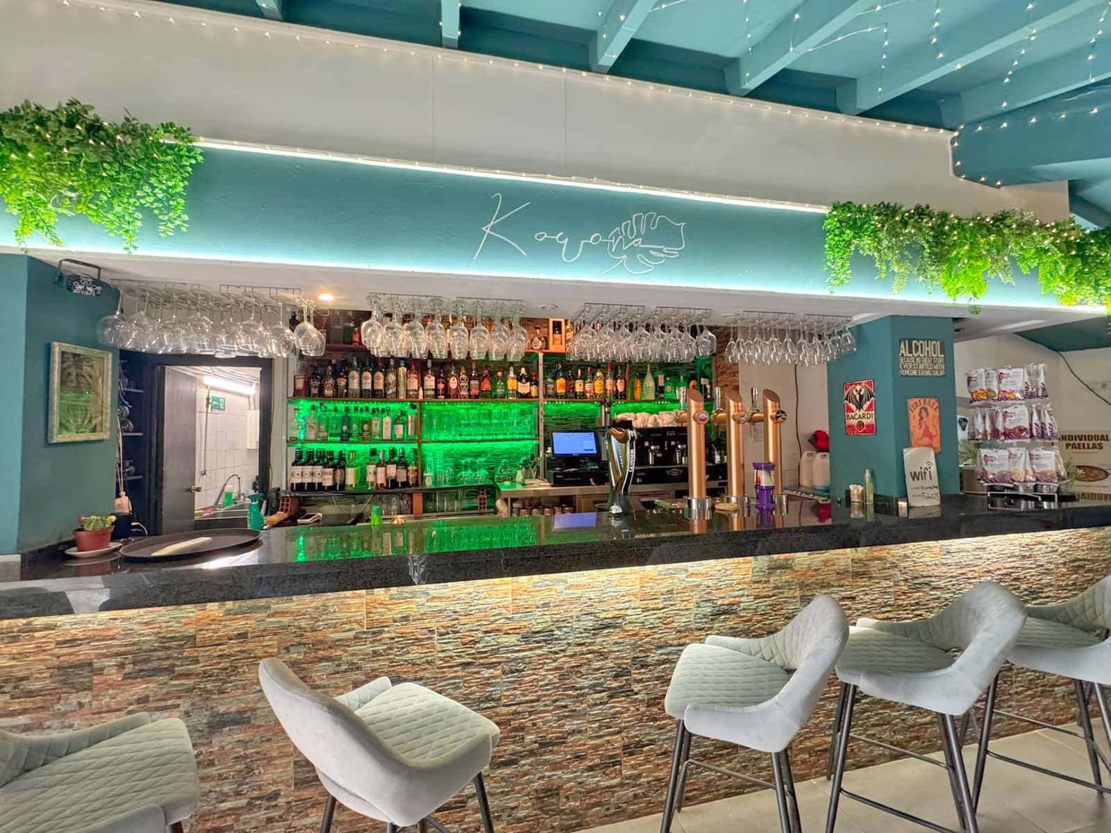 Restaurant/Bar for sale in Arenal - € 450,000 (Ref: 9952358)
