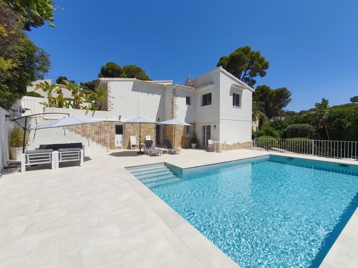 3 soveværelse Villa til salg i Moraira med swimmingpool - € 899.000 (Ref: 9962383)