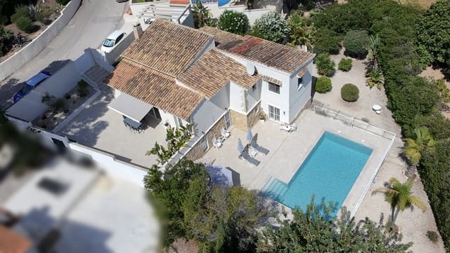 3 soveværelse Villa til salg i Moravit - Cap Blanc, Teulada-Moraira med swimmingpool - € 899.000 (Ref: 9962383)
