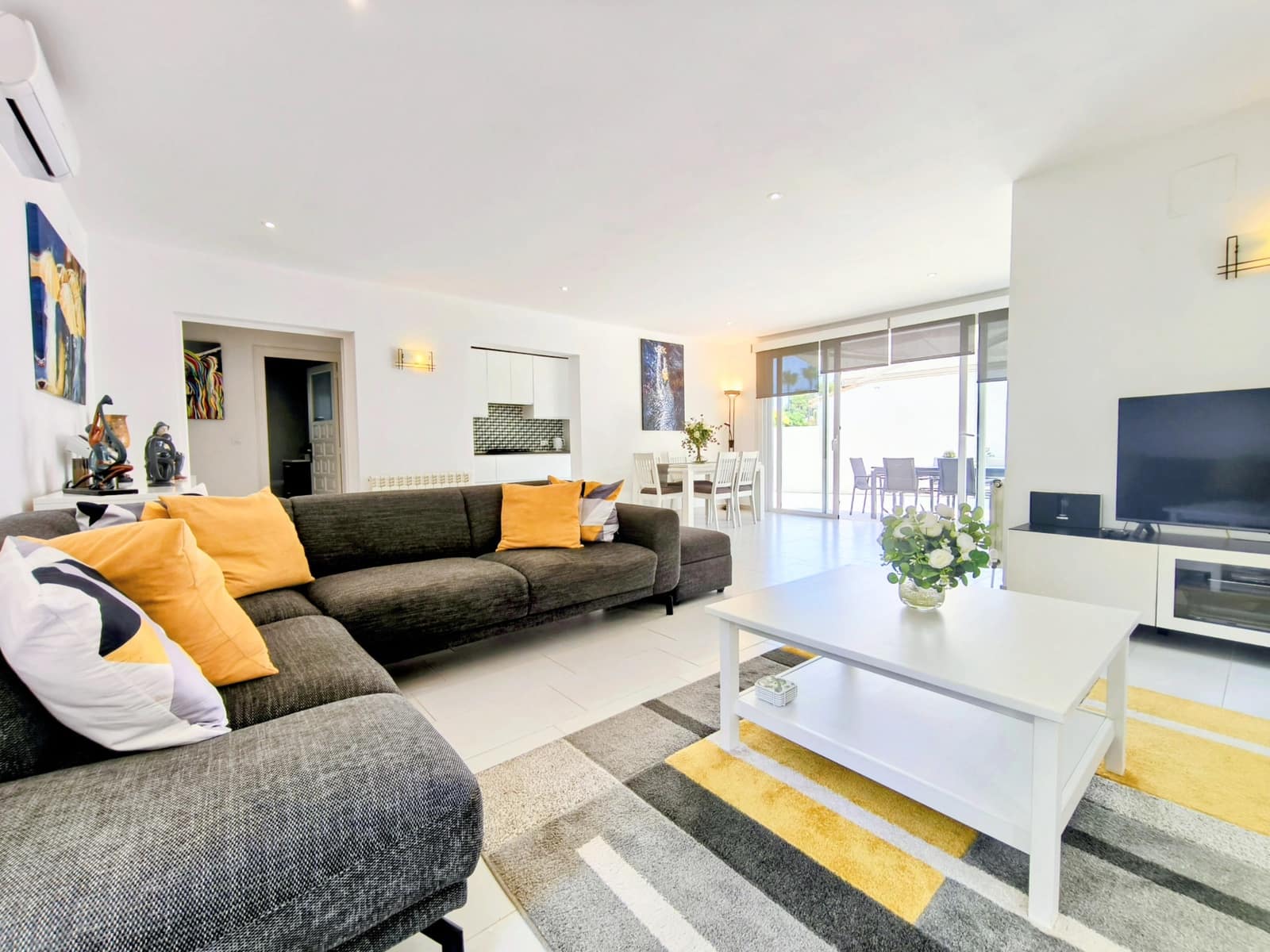 3 soveværelse Villa til salg i Moraira med swimmingpool - € 899.000 (Ref: 9962383)